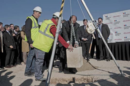 Imatge d'arxiu del dia de la col·locació de la primera pedra