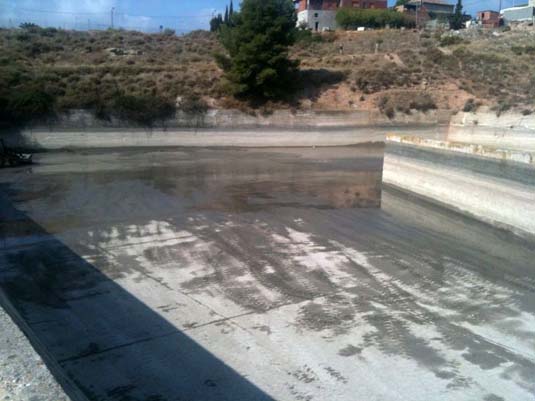 Un cop net el dipòsit, ara cal segellar les fuites. Foto: Ajuntament