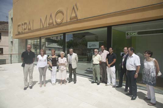 Foto d'arxiu de la visita recent de la néta i besnéta de l'expresident Francesc Macià