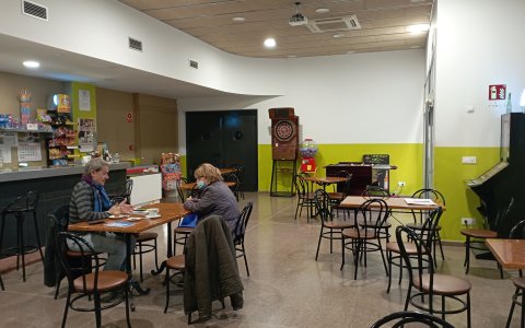 Els àpats se serveixen al Casal municipal de Bovera per 5 euros. Imatge d'arxiu del Casal.