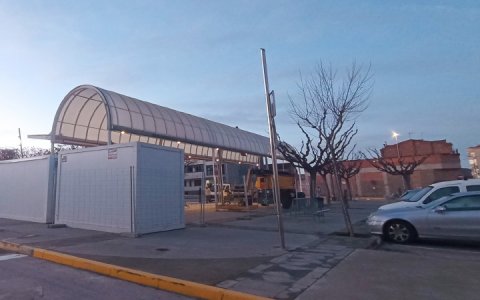 L'estació aquest matí, a punt de començar-hi els treballs.  (foto: M.A.)