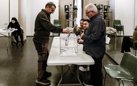 Votacions a Juneda. (foto: Xavi Minguella)