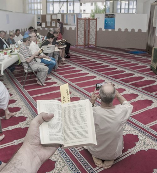 Celebració d'un trencament de dejuni a la mesquita de les Borges l'any 2017. (foto: X.M.)
