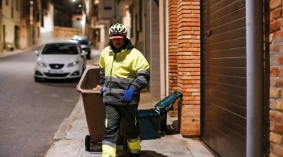 Recollida porta a porta a Puiggròs. (foto: X.M.)