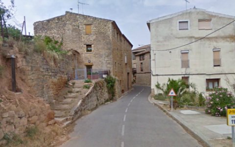 Imatge actual de l'entrada a la Pobla de Cérvoles venint del Vilosell (foto: GoogleMaps).