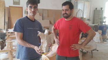 Espuga i Morgades amb la maqueta de la bèstia (Foto: X.F.)